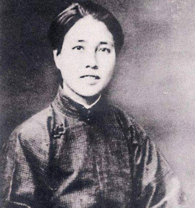 散半个世纪再见面时她拿出了一双布鞋AG真人游戏地址红军女团长与丈夫失(图10)